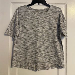 lululemon tee